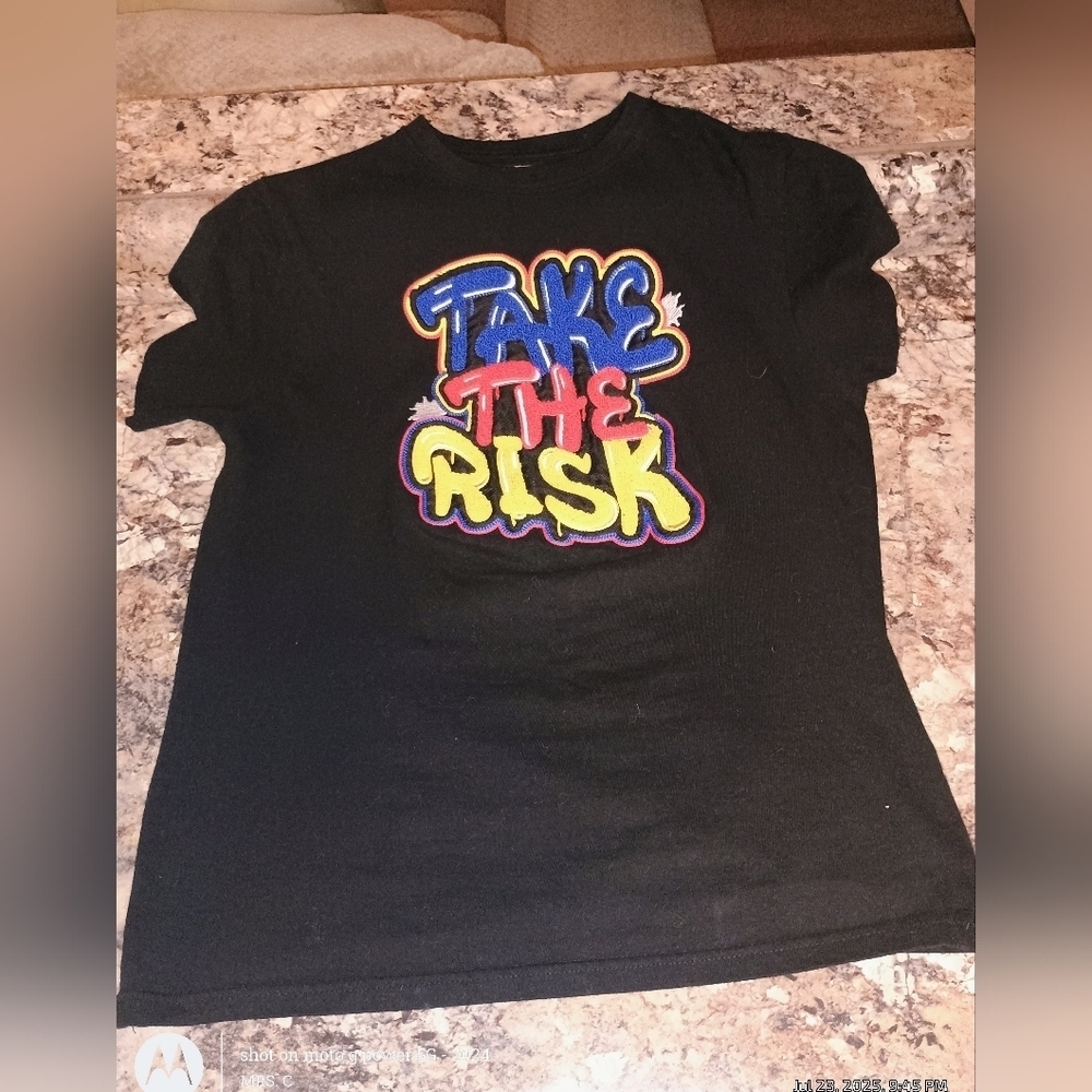 Graphic Kids Short Sleeve Embroidered Graphic T-Shirt.Xl